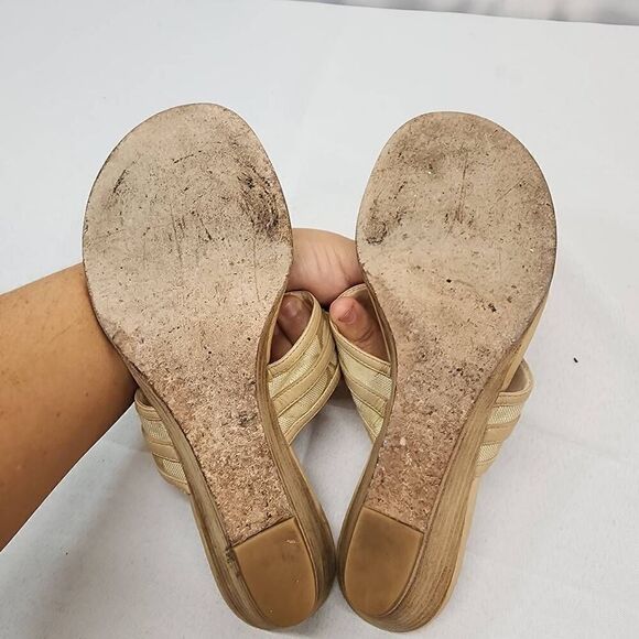 Coach Sandals Womens Size 7.5 Virginia Slip on Beige Tan Wedge Logo Chain Sandal - Picture 6 of 7